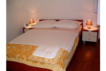 Kroatija Privát Okrug Donji, Eksterjeras